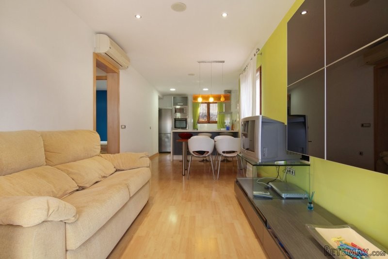 Cozy apartment close to the amenities - 2