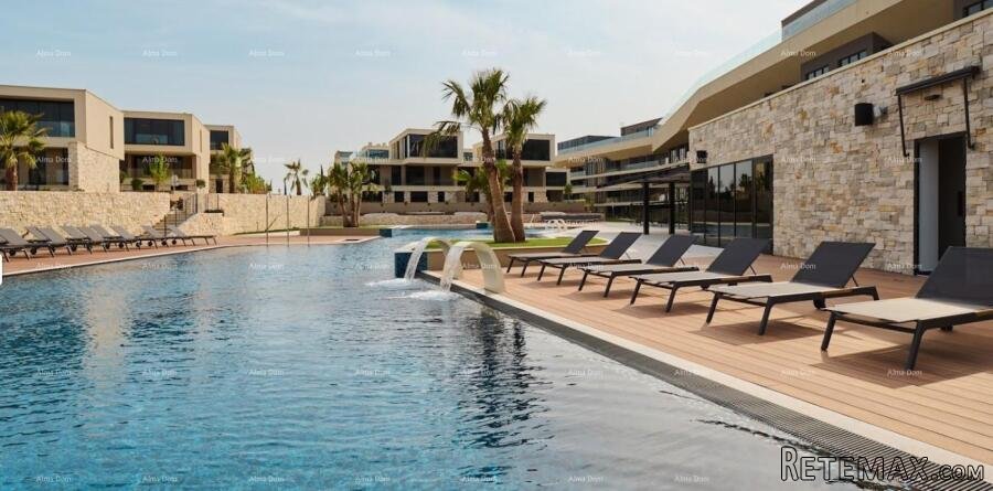 Luksuzni resort s krovnim infinity bazenom! - 4