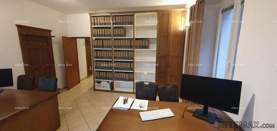 Prodaje se poslovni prostor od 40m2 - 4