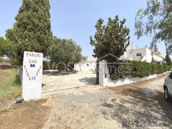 NEW TO VOSS HOMES - GREAT B&B / GUEST HOUSE BUSINESS . Semi.. - 5