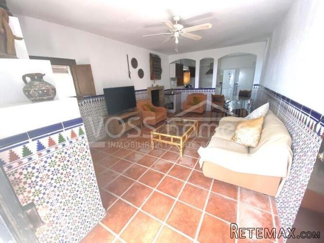 NEW TO VOSS HOMES - GREAT B&B / GUEST HOUSE BUSINESS . Semi.. - 6