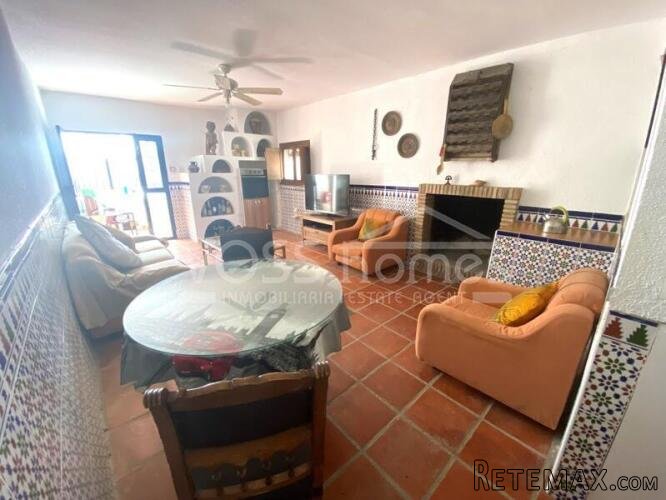 NEW TO VOSS HOMES - GREAT B&B / GUEST HOUSE BUSINESS . Semi.. - 7