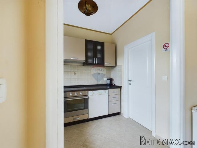 Opatija, Lovran -apartmanska kuća 450m2 sa 4 stana