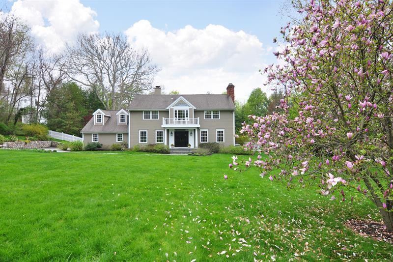 5 bedroom House For Sale: 4 Fargo Lane.. - 2