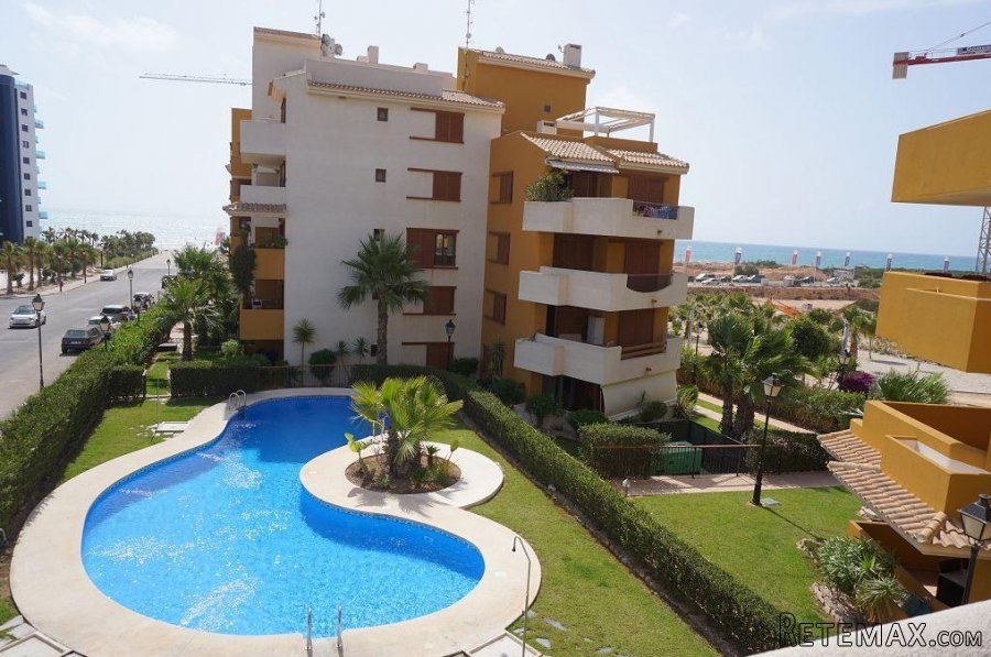 Apartamento en la 2ª planta con vistas al mar de Punta..
