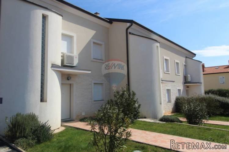 Kuća u nizu s vrtom i bazenom - Novigrad - 2