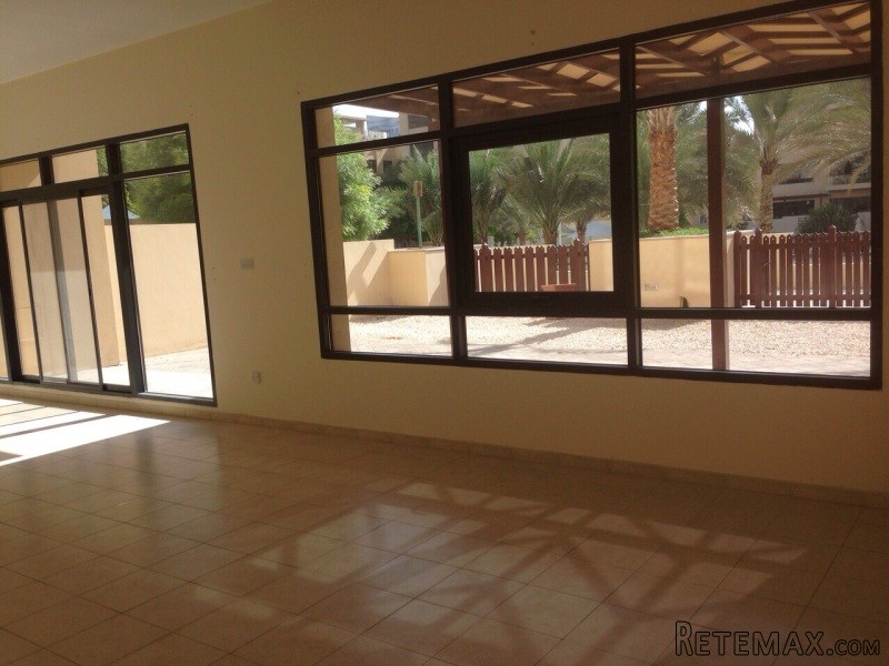 Courtyard Villa Style 3 Br in Greens..