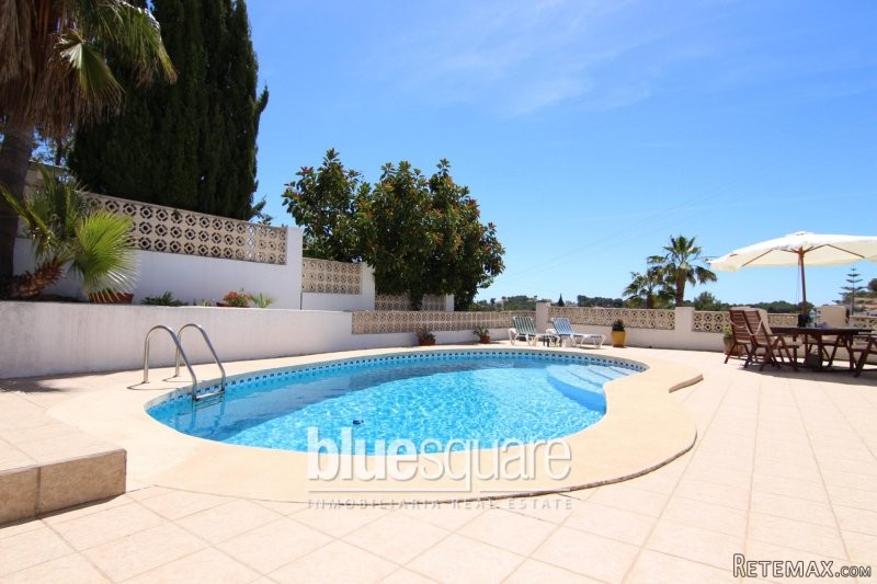 Stunning property with great sea views