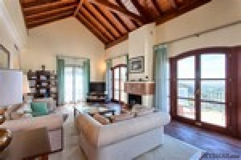 Townhouse For Sale In Benahavis..