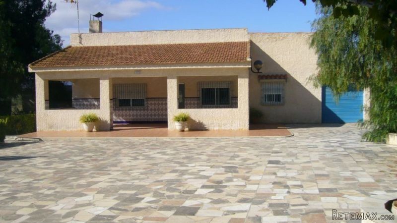 4 Bed Country House In Sax, Alicante