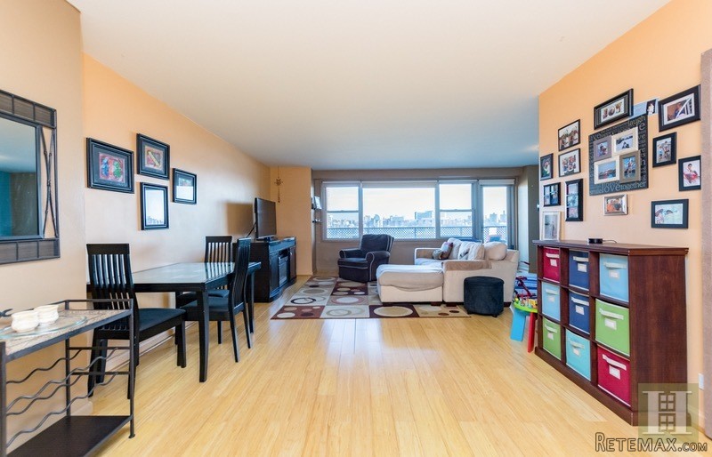 1 bedroom Apartment For Sale: 2500..