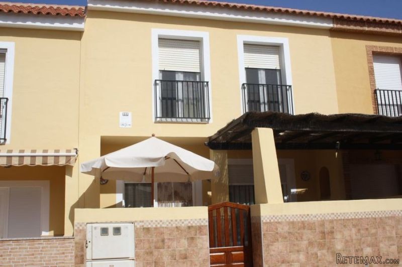 Townhouse for sale in Los Nietos - 2