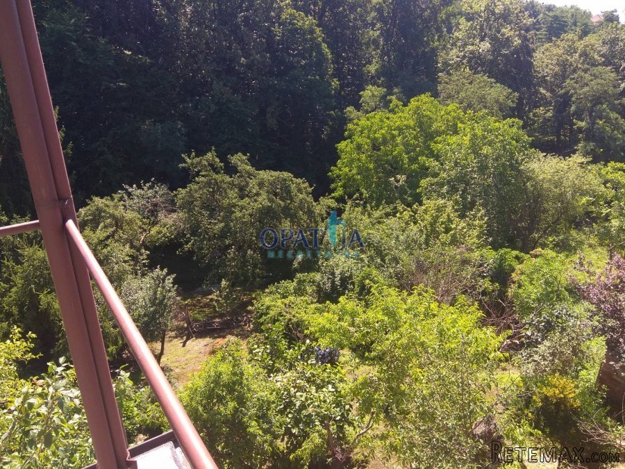 Zagreb - građevinsko zemljište 1760 m2 udaljeno 200 m od u.. - 2
