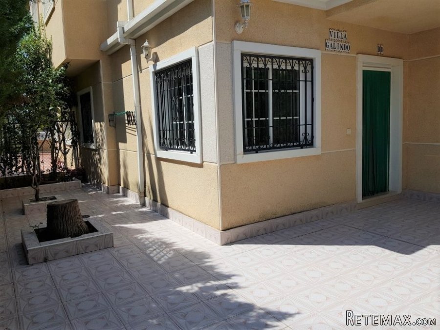 La vivienda, en esquina, consta de 2 dormitorios, baño.. - 3