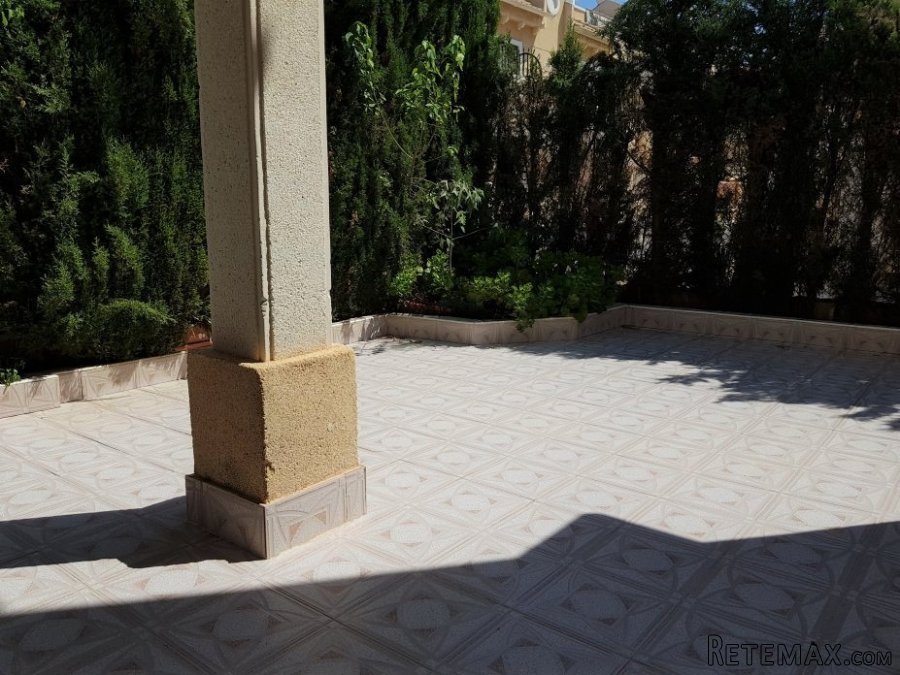 La vivienda, en esquina, consta de 2 dormitorios, baño.. - 4