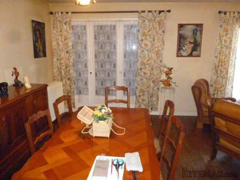 3 Bed Townhouse With Garden And Close.. - 2