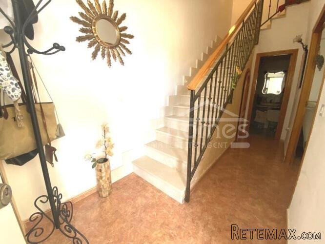 A spacious 3 bed, 1.5 bath two storey duplex of 116m2 with.. - 6