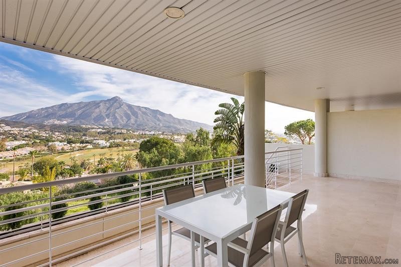 2 bedroom Apartment For Sale: Nueva.. - 2