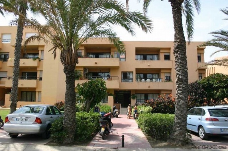 4 Bedroom Middle Floor Apartment