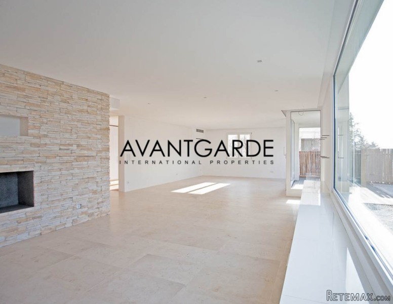 Luxurious apartment in prime location..