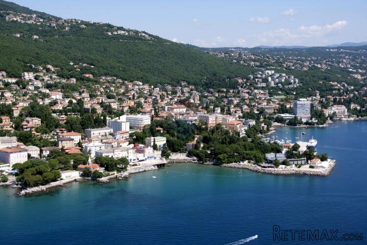 OKOLICA OPATIJE - zemljište s projektom za šest luksuznih vi