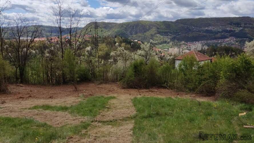 Prodajem plac Uzice - 10