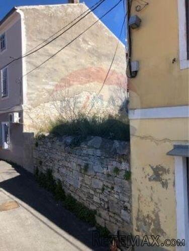 Istra, građevinsko zemljište 64m2 kod Arene