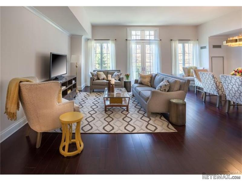 2 bedroom House For Sale: 506 Trump.. - 2