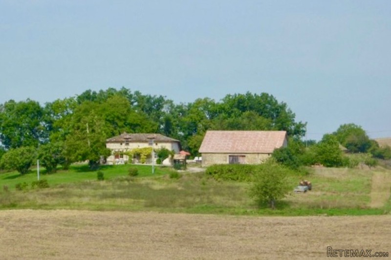 Characterful 4 bed-roomed farmhouse..