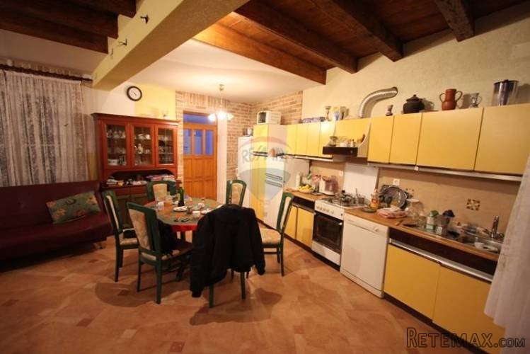 RENOVIRANA KUĆA U PREMANTURI - 2