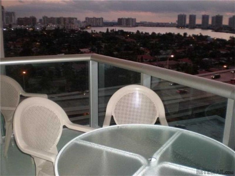 Ocean View 2 Bed Apartment - 2