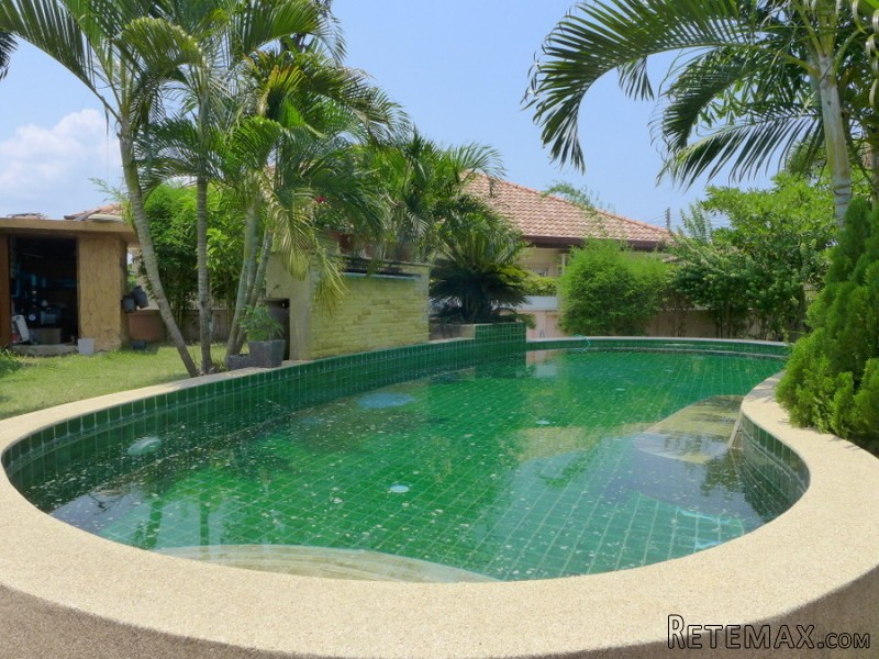 3 bedroom pool villa in good housing..