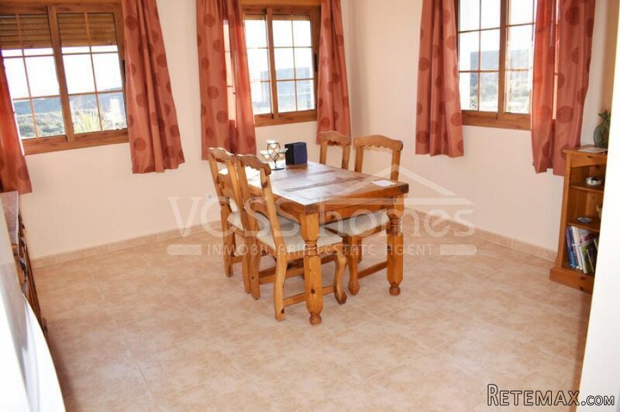 EXCLUSIVE TO VOSS HOMES - A Large, truly impressive 246m2.. - 11