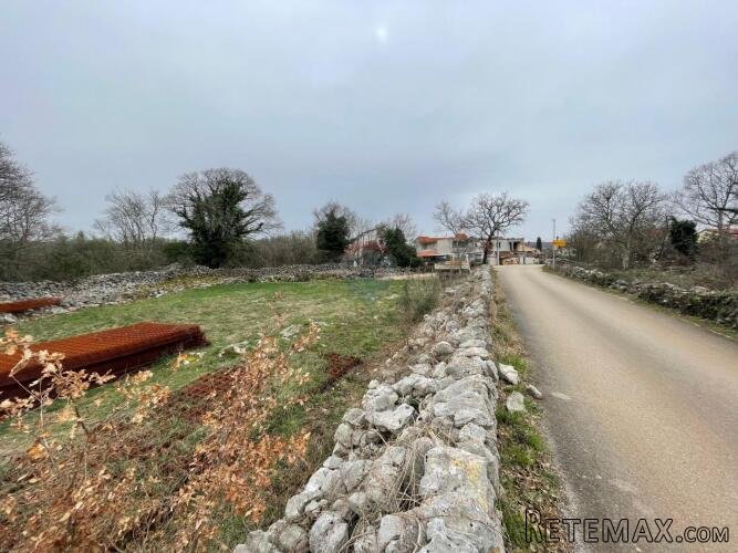 Krk,Malinska-okolica,građevinsko zemljište 864 m2