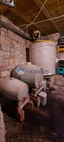 Ploče-Baćina, kuća 300m2 s dva odvojena stana podrumom i pa.. - 11