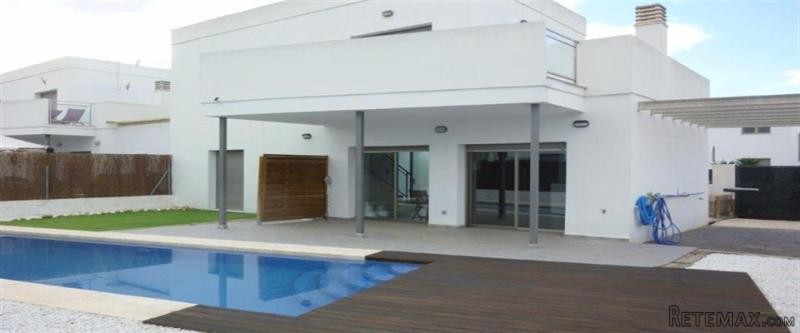 3 Bedrooms - Villa - Alicante - For Sale