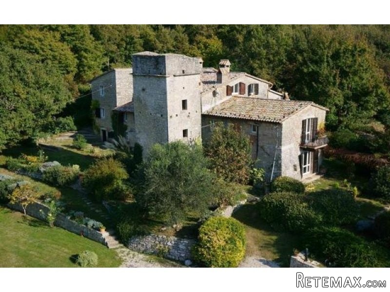 6 bedroom House For Sale: Umbria..