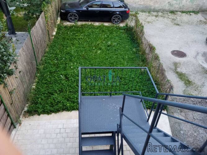Obnovljena kuća s dvorištem u centru Pazina! - 12
