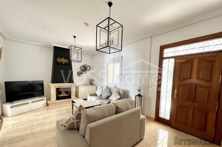 An absolutely stunning, top quality 3 bed 2 bath villa for.. - 13