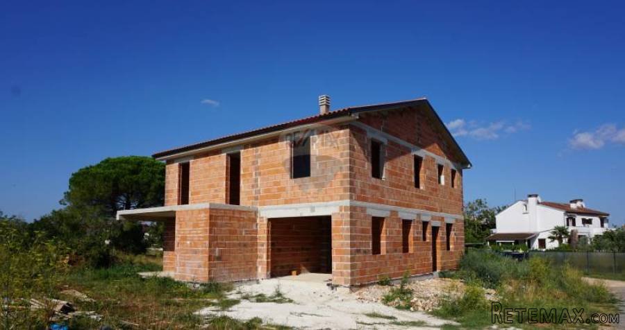 ISTRA,VALBANDON KUĆA U IZGRADNJI U BLIZINI MORA
