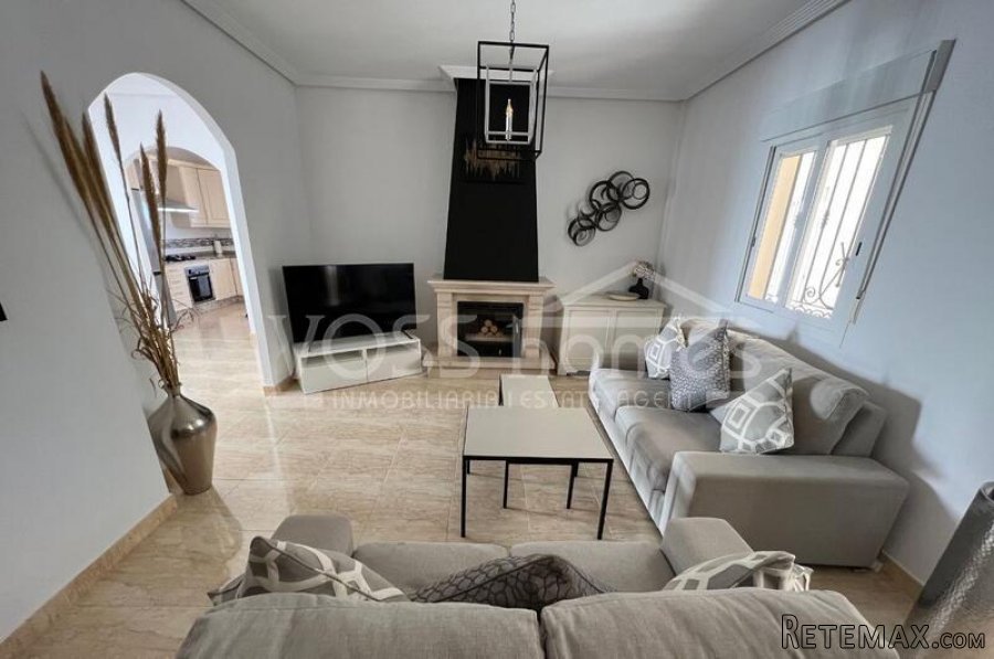 An absolutely stunning, top quality 3 bed 2 bath villa for.. - 14