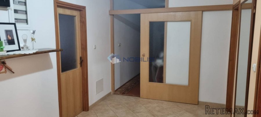Ploče-Baćina, kuća 300m2 s dva odvojena stana podrumom i pa.. - 14