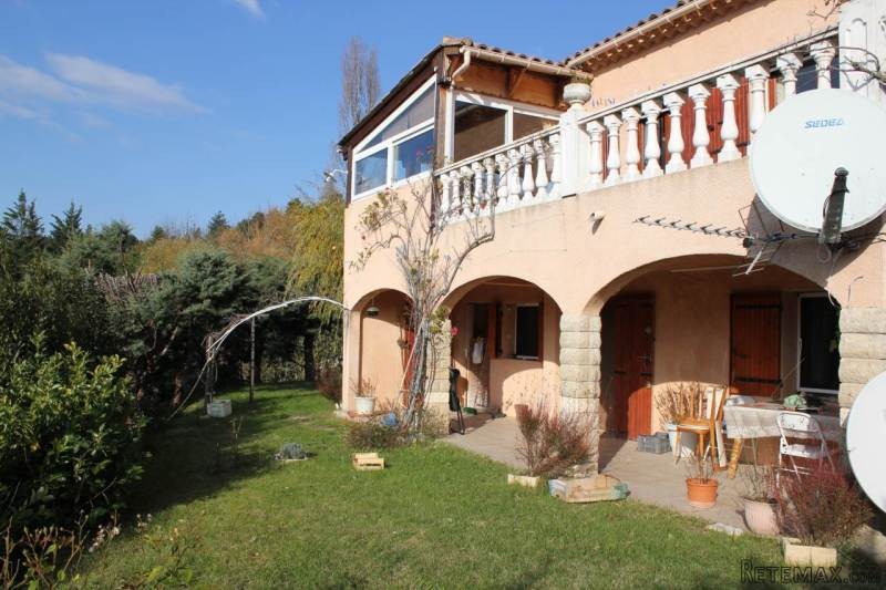 Villa With Views In Dominant Position