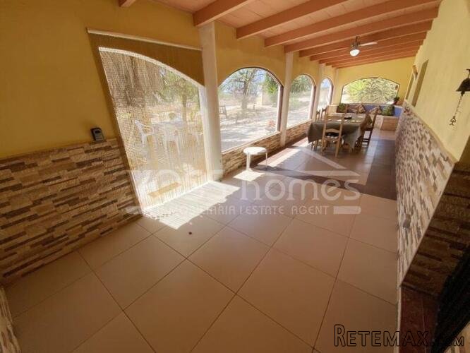 EXCLUSIVE TO VOSS HOMES - Large, renovated, country house.. - 15