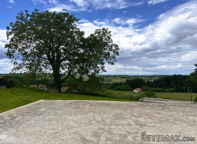 Prekopa - zemljište s temeljnom pločom i panoramskim pogledo
