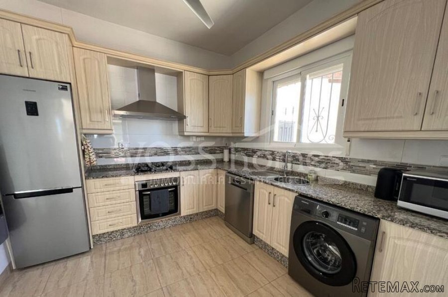 An absolutely stunning, top quality 3 bed 2 bath villa for.. - 16