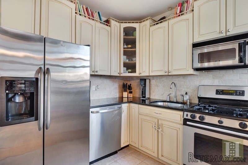 3 bedroom Apartment For Sale: 34 -40..