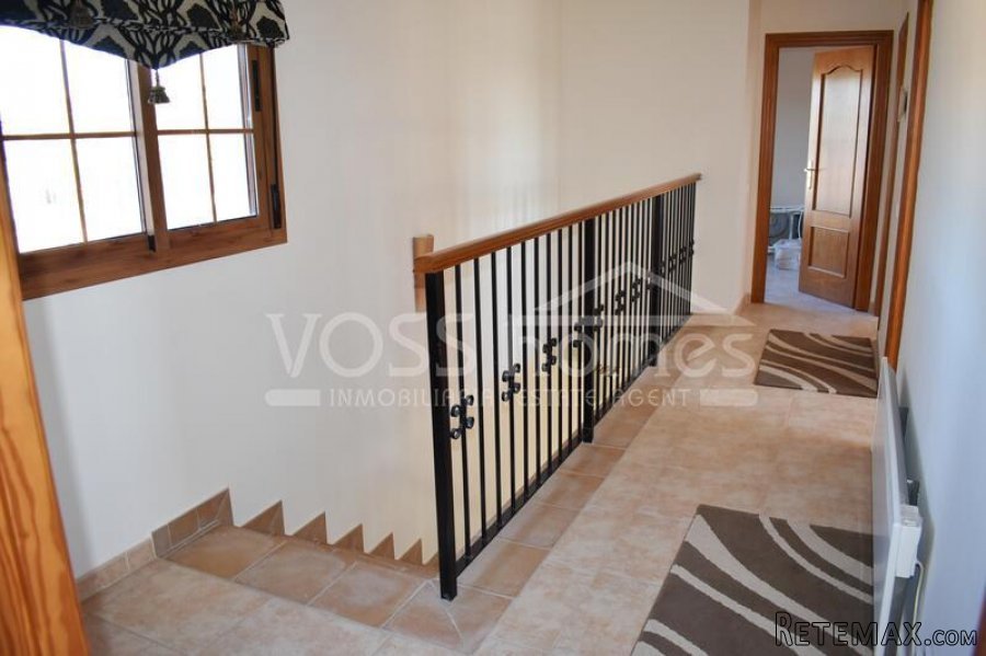 EXCLUSIVE TO VOSS HOMES - A Large, truly impressive 246m2.. - 17