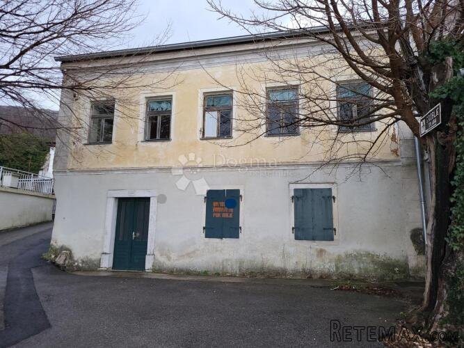 Kamena kuća za uređenje sa pogledom na more