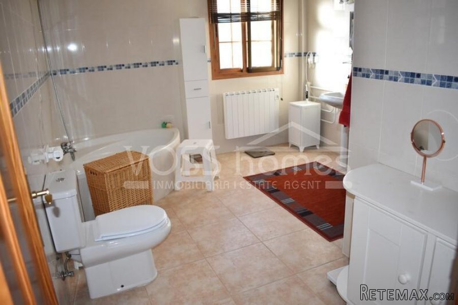 EXCLUSIVE TO VOSS HOMES - A Large, truly impressive 246m2.. - 18